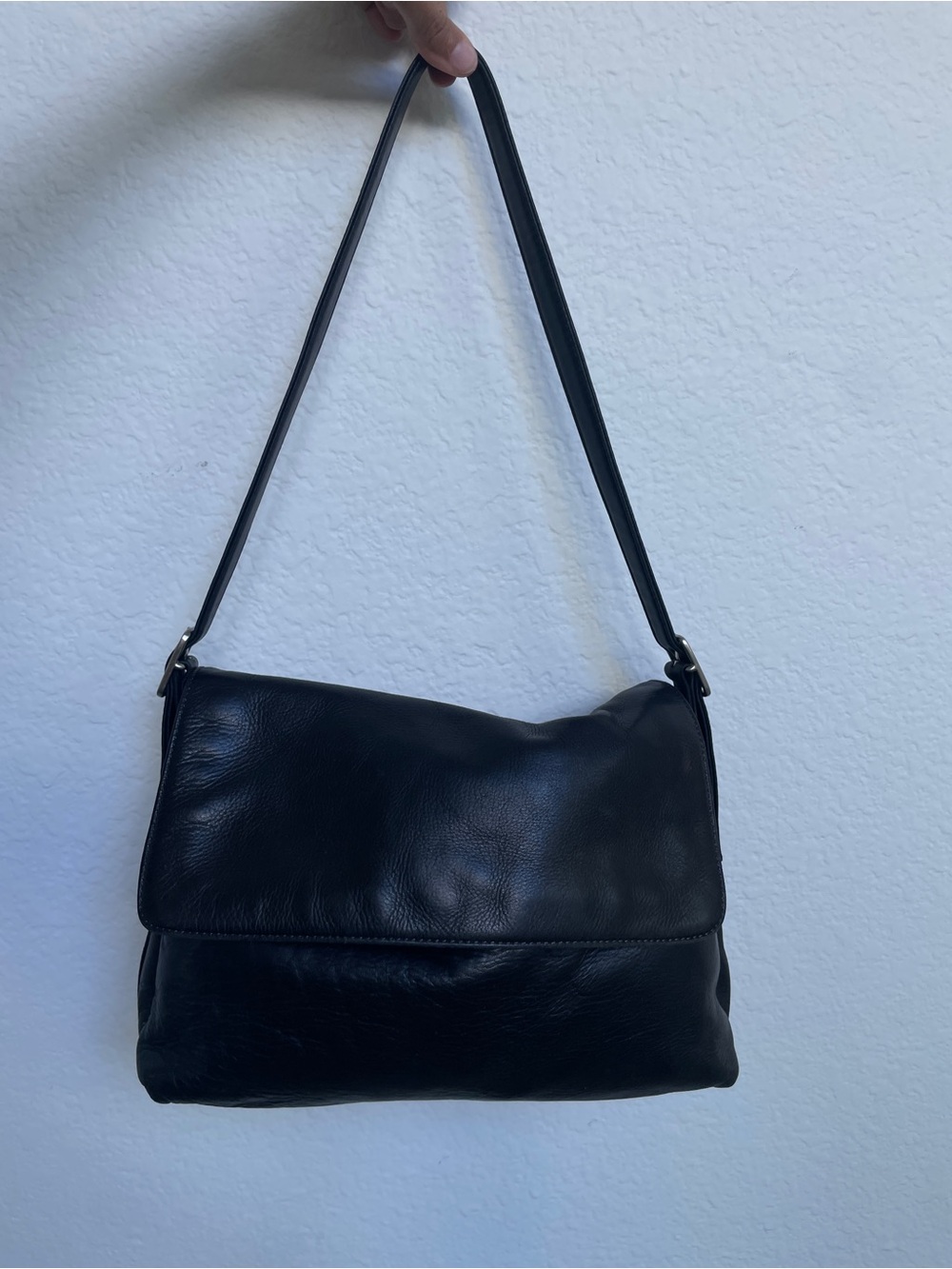 Apostrophe Black Leather Shoulder Bag